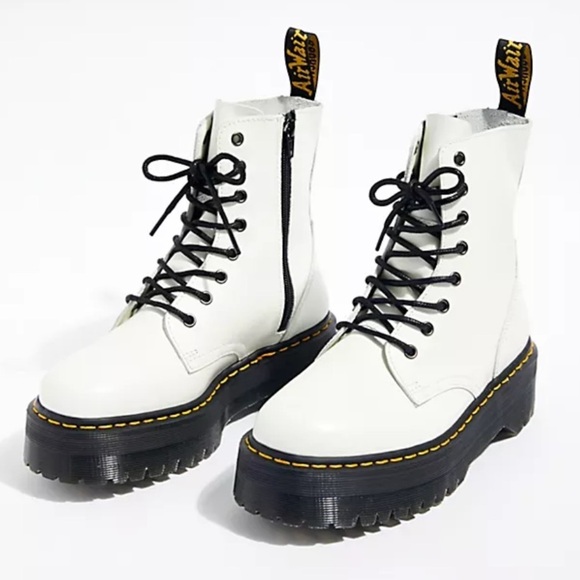 LIKE NEW DR MARTENS Jadon Boot Smooth Leather Platforms! - Picture 6 of 11